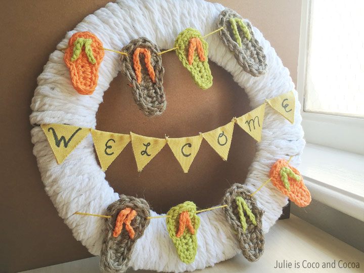 Crochet Flip Flop Welcome Wreath, pattern from Julie is Coco and Cocoa