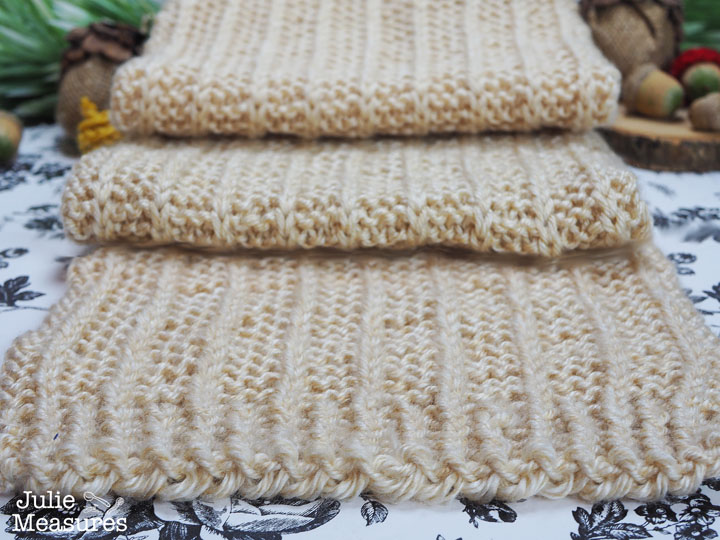 monochromatic striped scarf knit pattern